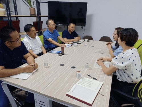 漢中職業技術學院黨委書記余德華一行到陜西長鑫商務咨詢服務公司走訪調研
